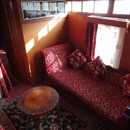 Hotel Houseboat Moon Of Kashmir Srīnagar Zimmer foto