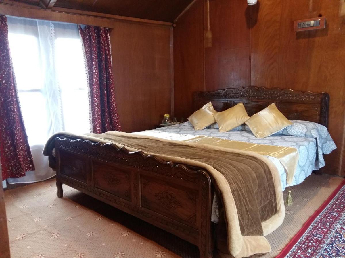 Hotel Houseboat Moon Of Kashmir Srīnagar Exterior foto