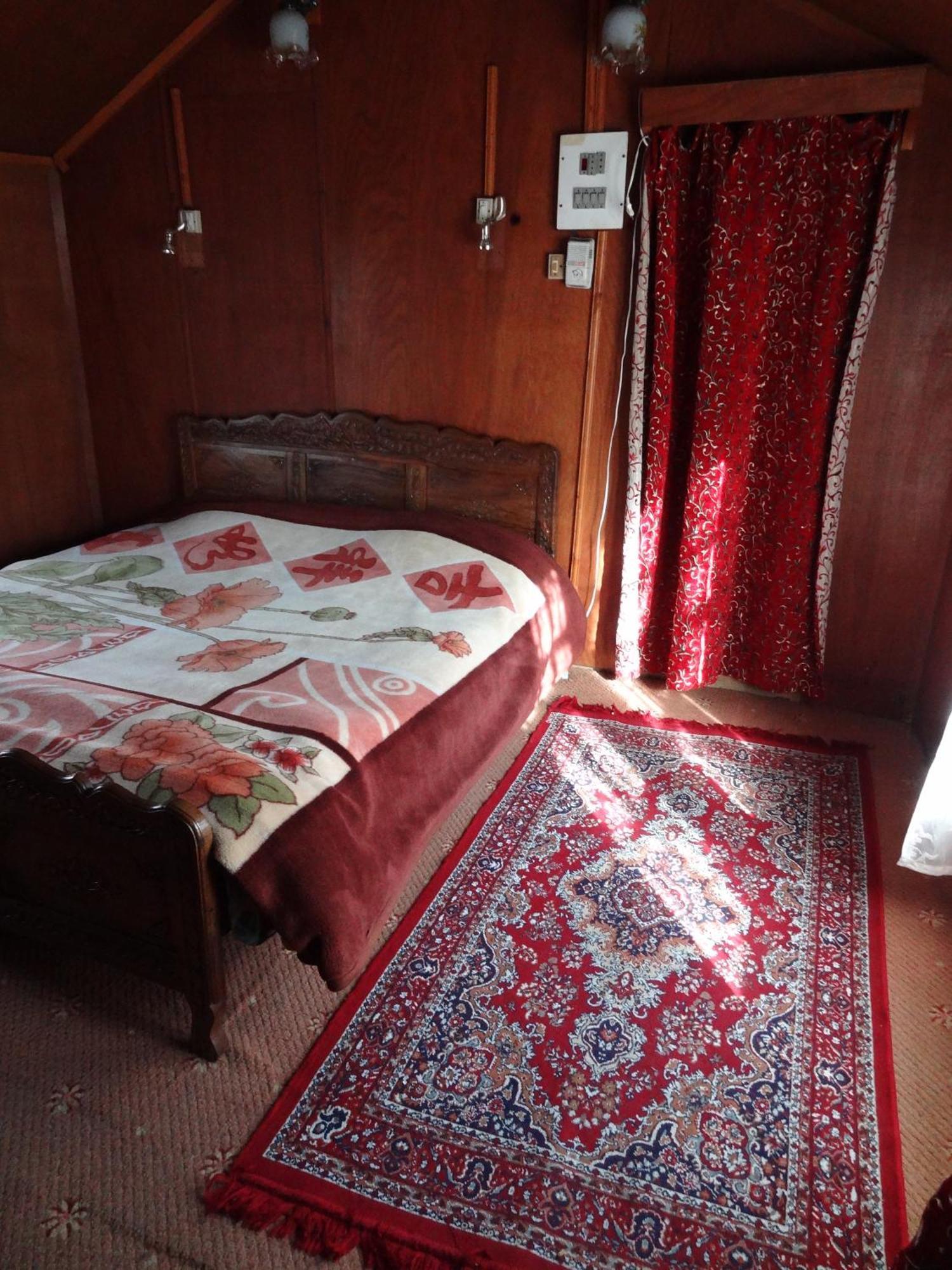Hotel Houseboat Moon Of Kashmir Srīnagar Zimmer foto