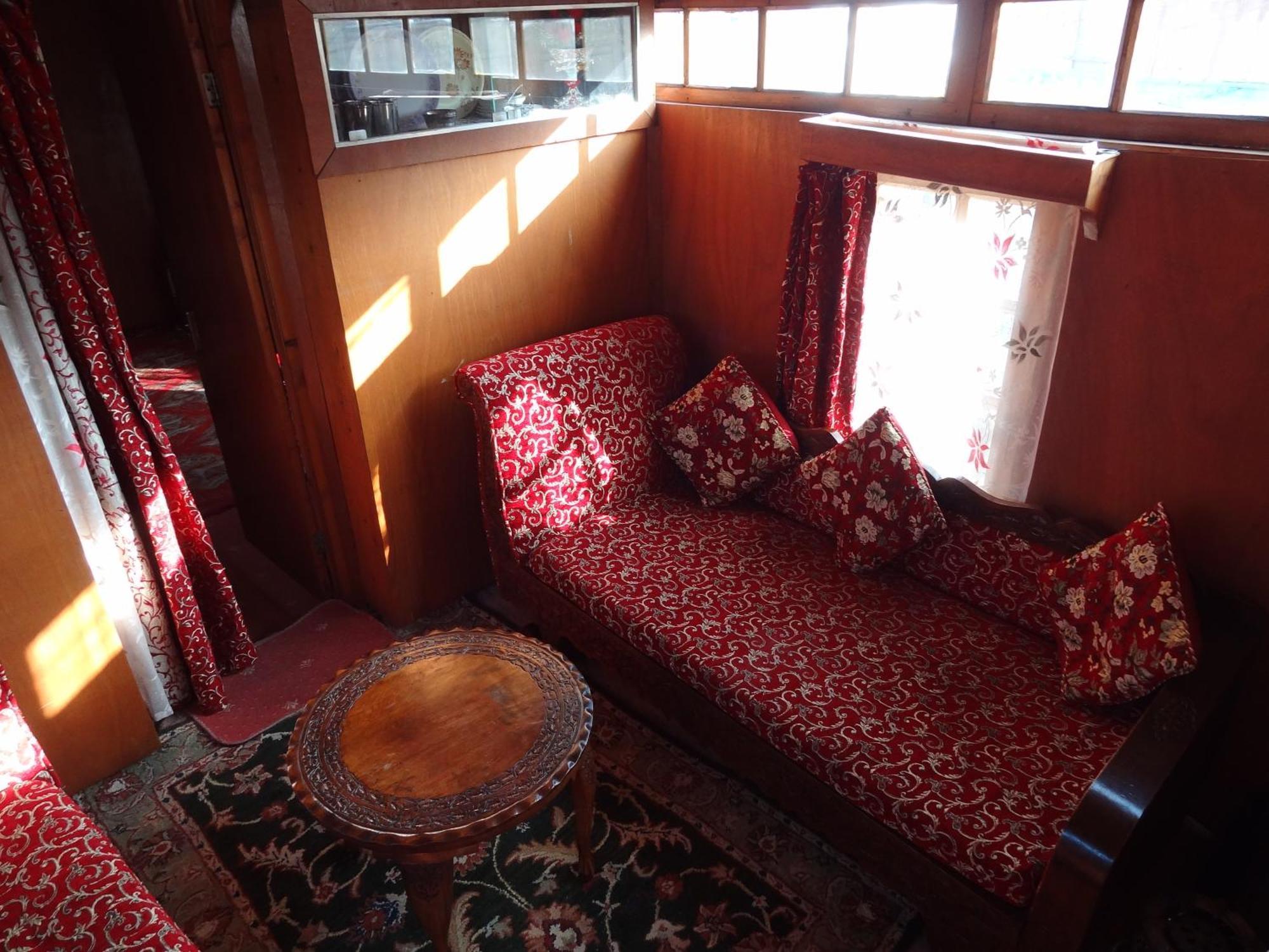Hotel Houseboat Moon Of Kashmir Srīnagar Zimmer foto