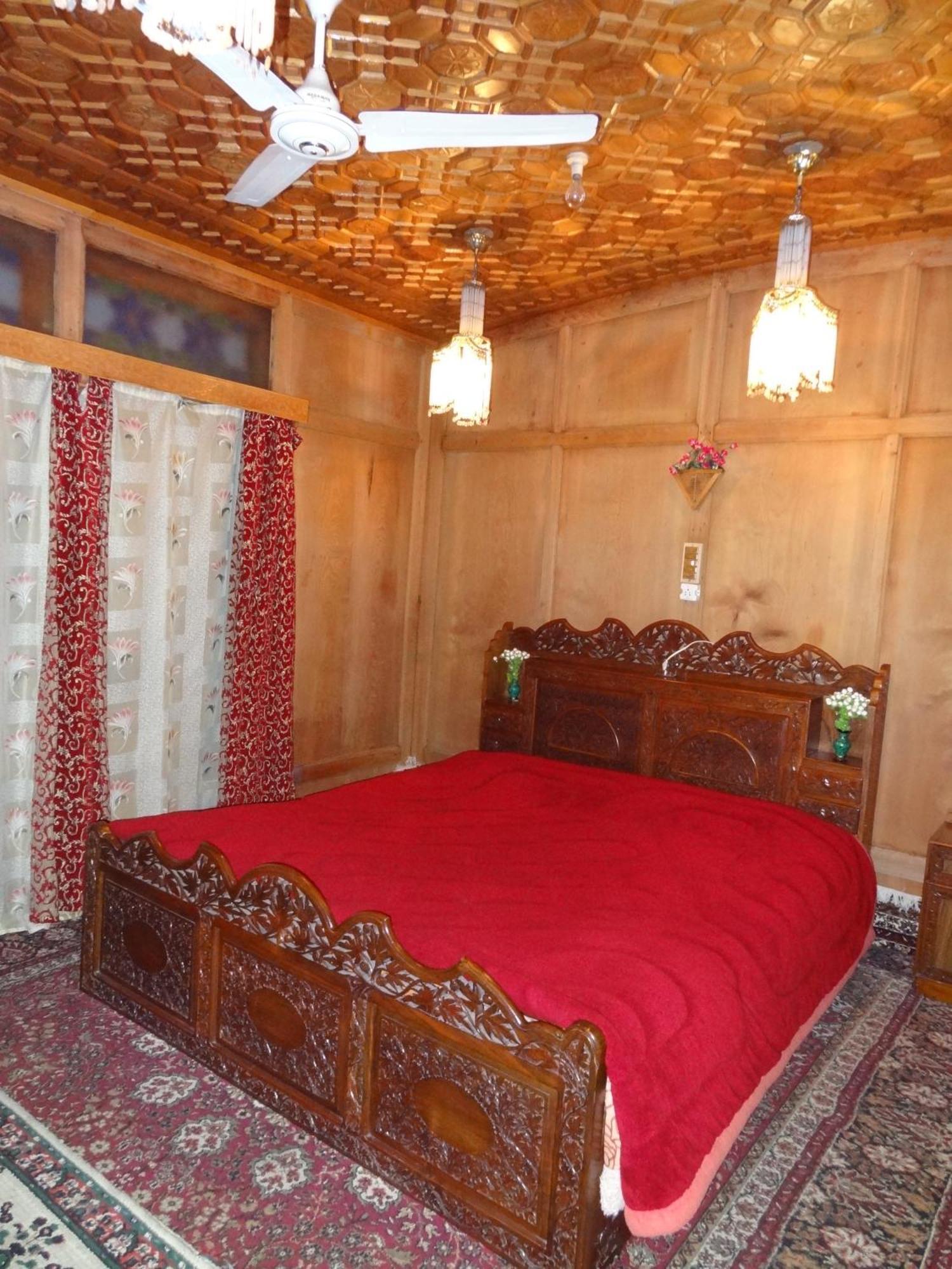 Hotel Houseboat Moon Of Kashmir Srīnagar Zimmer foto