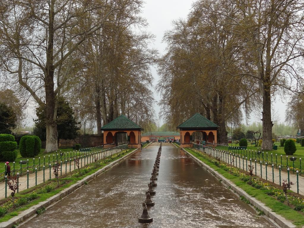 Hotel Houseboat Moon Of Kashmir Srīnagar Exterior foto